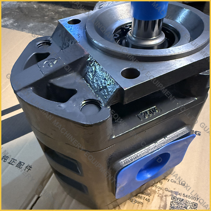 CLG855N GEAR PUMP 11C3063